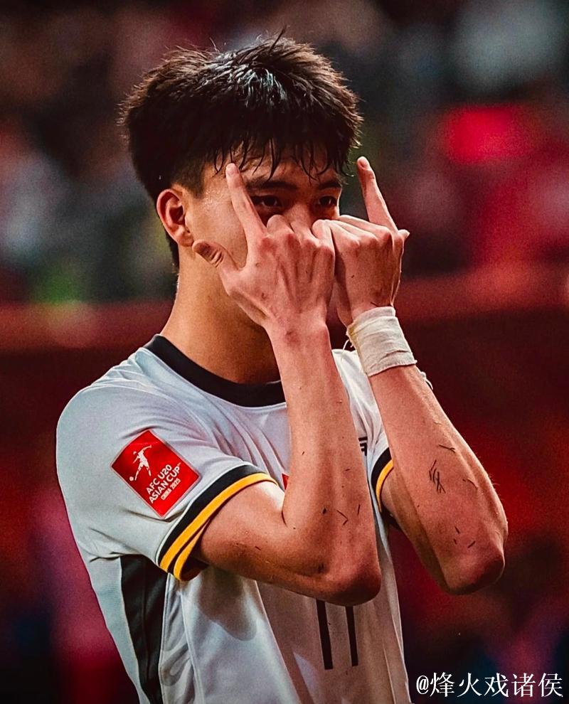 伊万反复犹豫如何用好王钰栋 忽边忽中?陷入两难! 伊万反复犹豫如何用好王钰栋 忽边忽中?陷入两难!