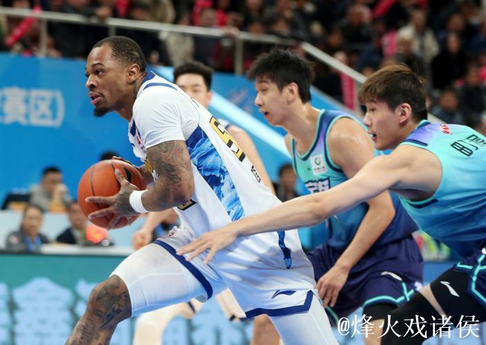 CBA一周综述:上海队跃居榜首 第一集团“三足鼎立” CBA一周综述:上海队跃居榜首 第一集团“三足鼎立”